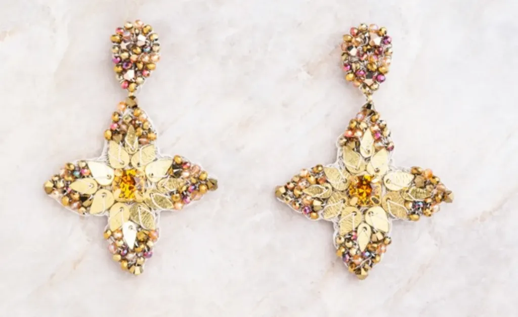 Aretes Essentials